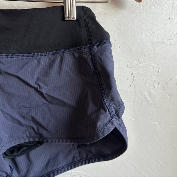 Lululemon Speed Up Shorts 2.5" Inseam Navy Blue Stripes/Black Band Size 4 - Picture 10 of 12